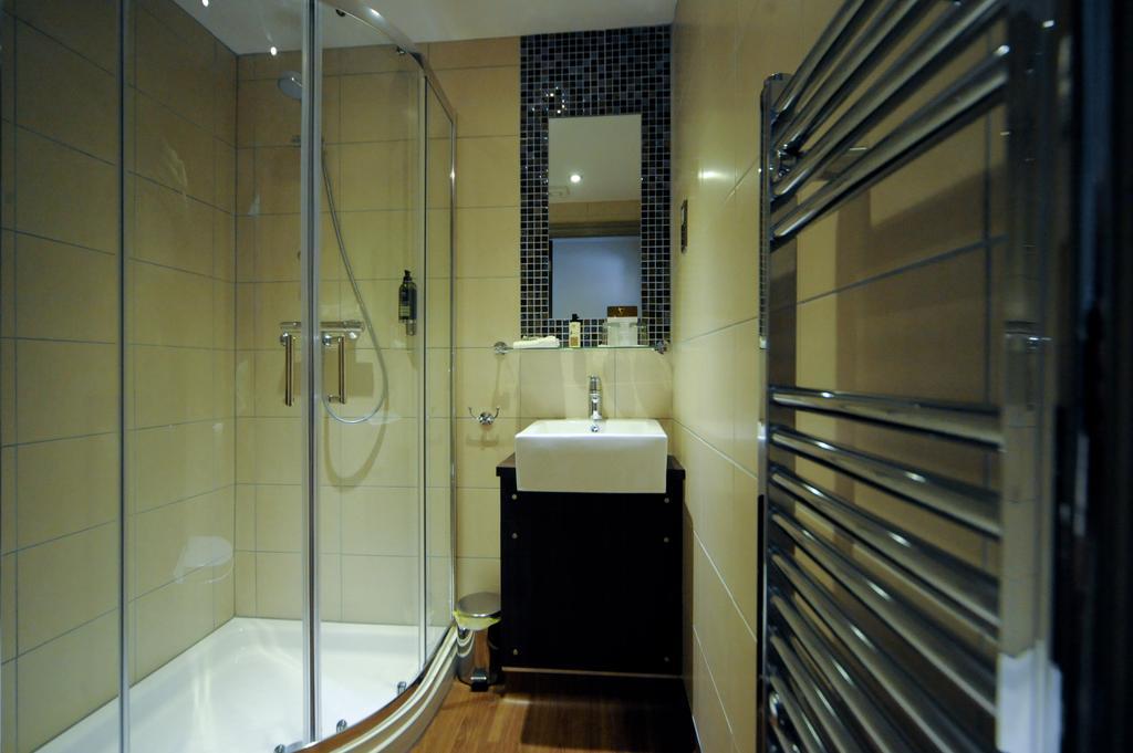 The Bull Hotel Stony Stratford Habitación foto